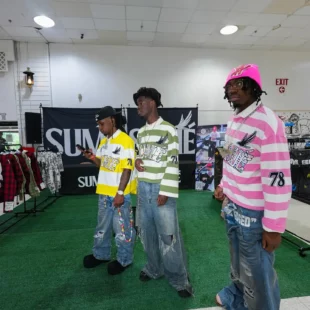 Y2k Retro Gothic Sume Letter Rhinestone Embroidery T Shirts Summer Men Hip Hop Short Sleeve TShirts Harajuku Fashion Stripe Tee 3 kf Sbaf496d4cc2f415b92bd5112de79e8eat